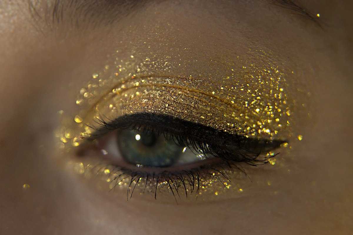 Как сделать "ленивый" макияж глаз всего с одним цветом теней | super.ua