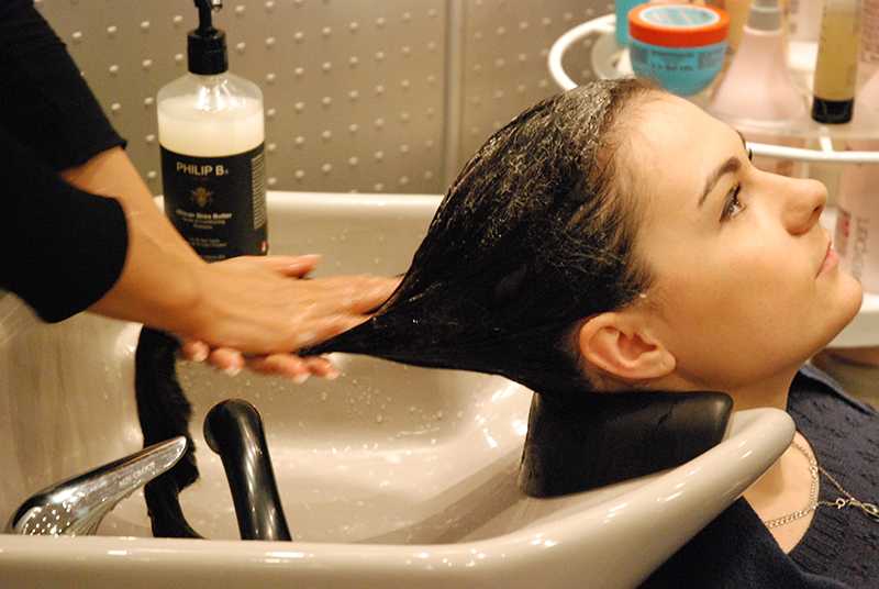 Красить волосы на чистые или грязные волосы: особенности и нюансы процесса