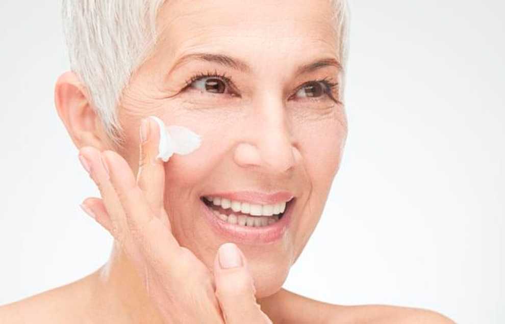 Возрастной макияж (41 фото): антивозрастной омолаживающий лифтинг, make-up пошагово для пожилых женщин