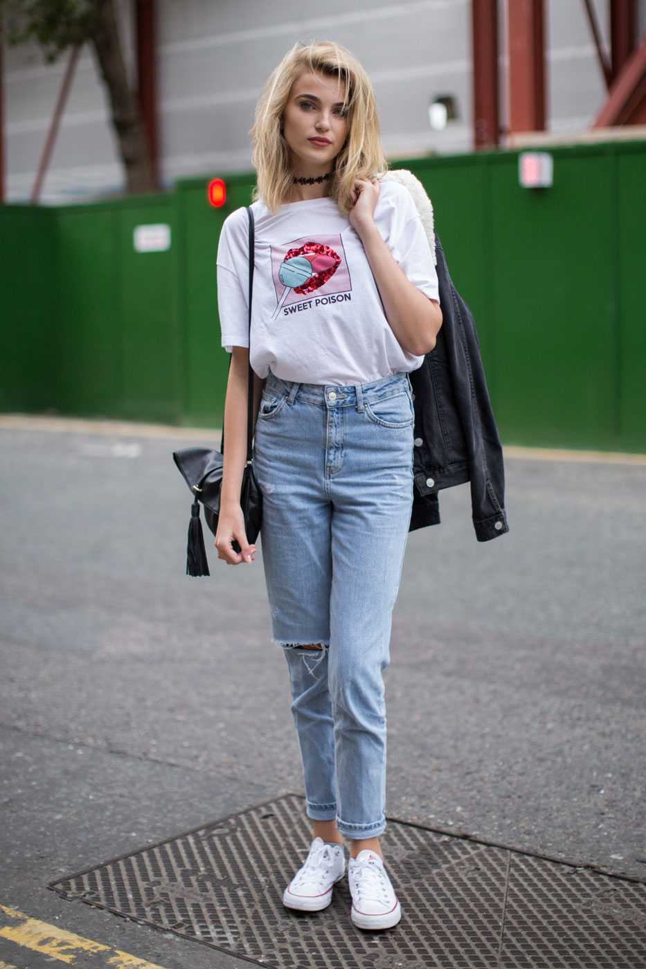 Образ джинсы и футболка