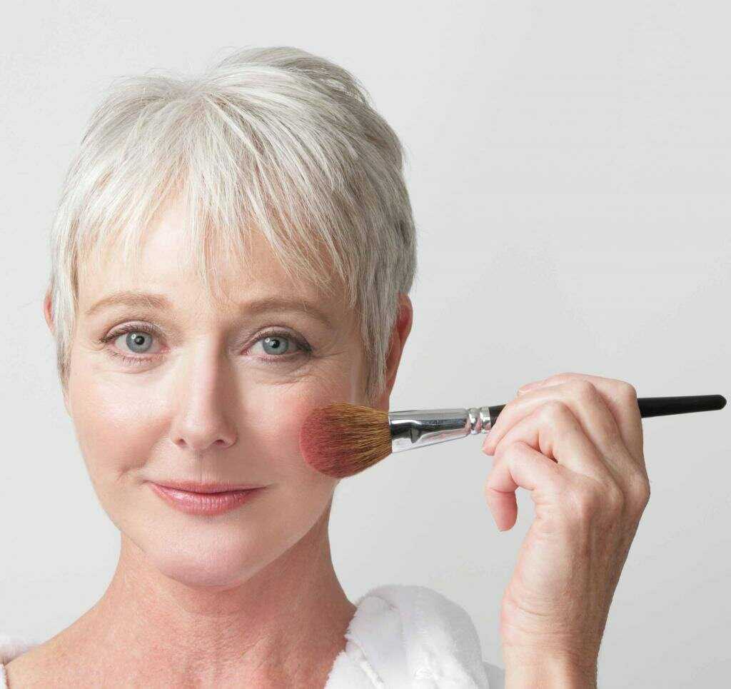 Возрастной макияж для женщин старше 50 лет