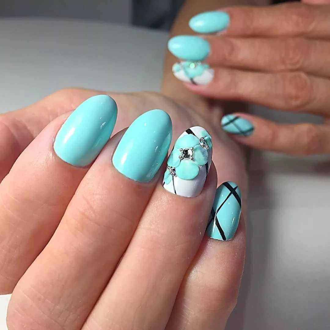 Дизайн ногтей нежно голубой фото