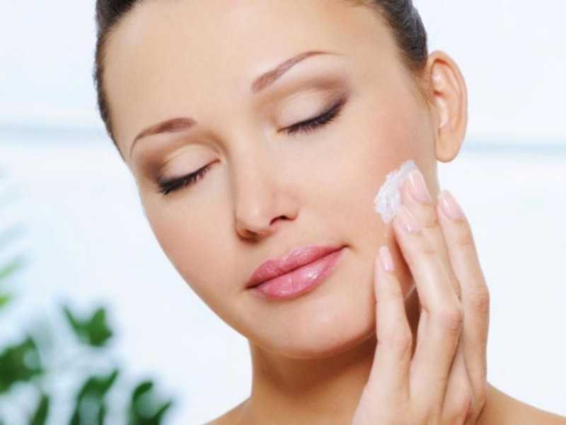 Уход за чувствительной кожей лица: особенности и основные правила