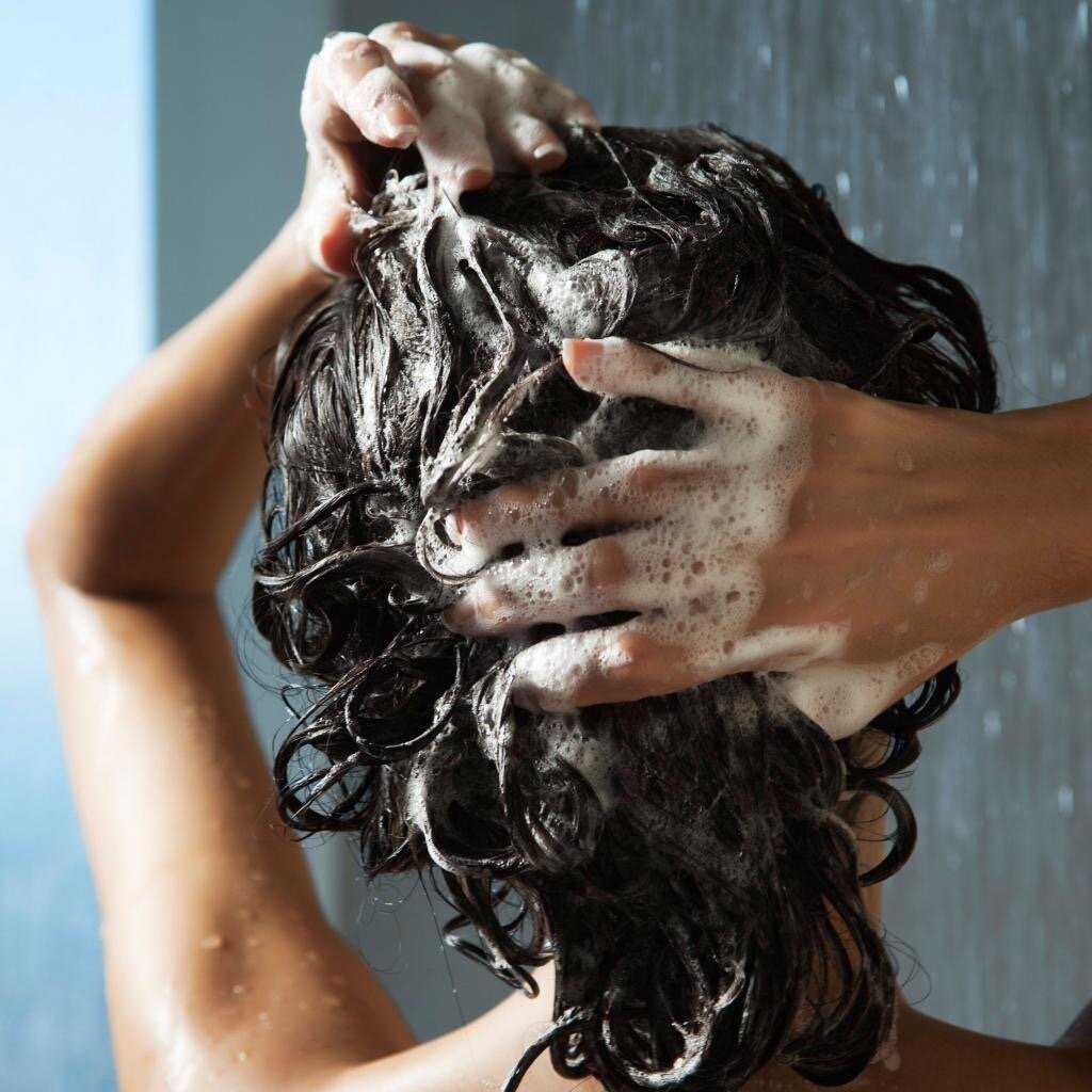 Можно ли мыть волосы гелем для душа?