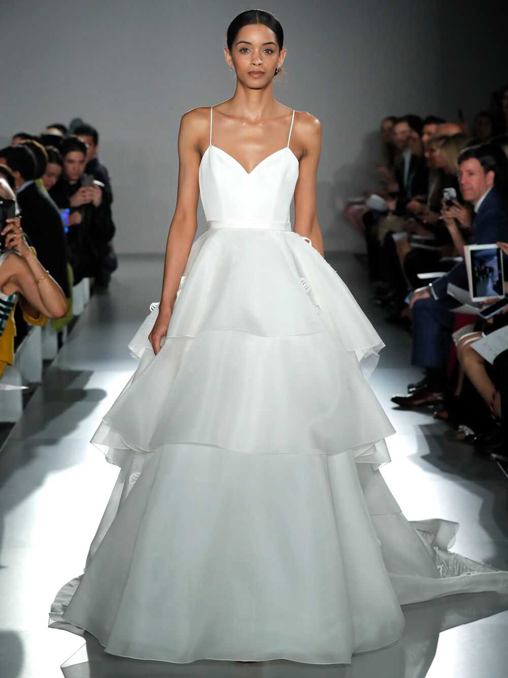 Свадебные платья 2020 – 2021 года: 100 ярких фото-идей, модные тенденции, стильные новинки