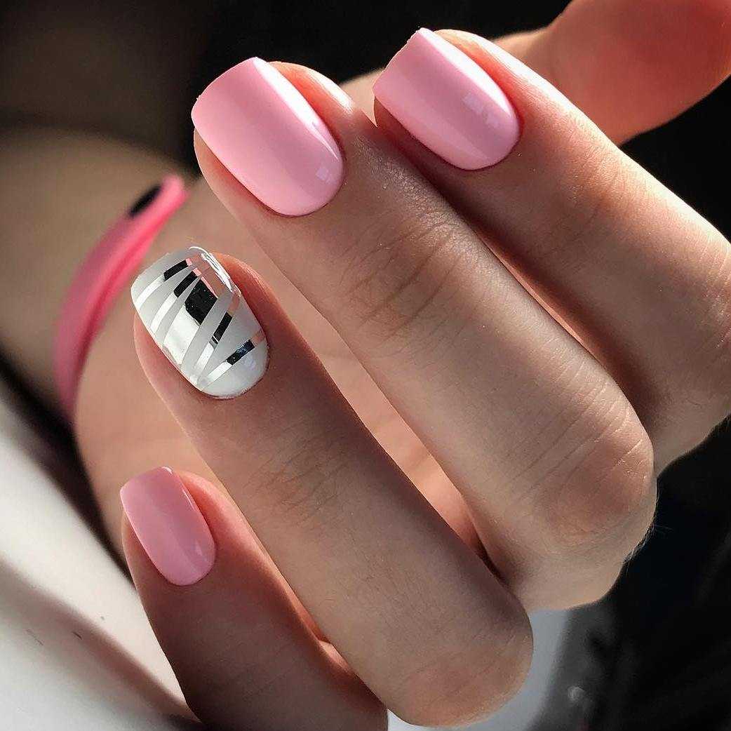 Фото дизайна ногтей розовый с белым