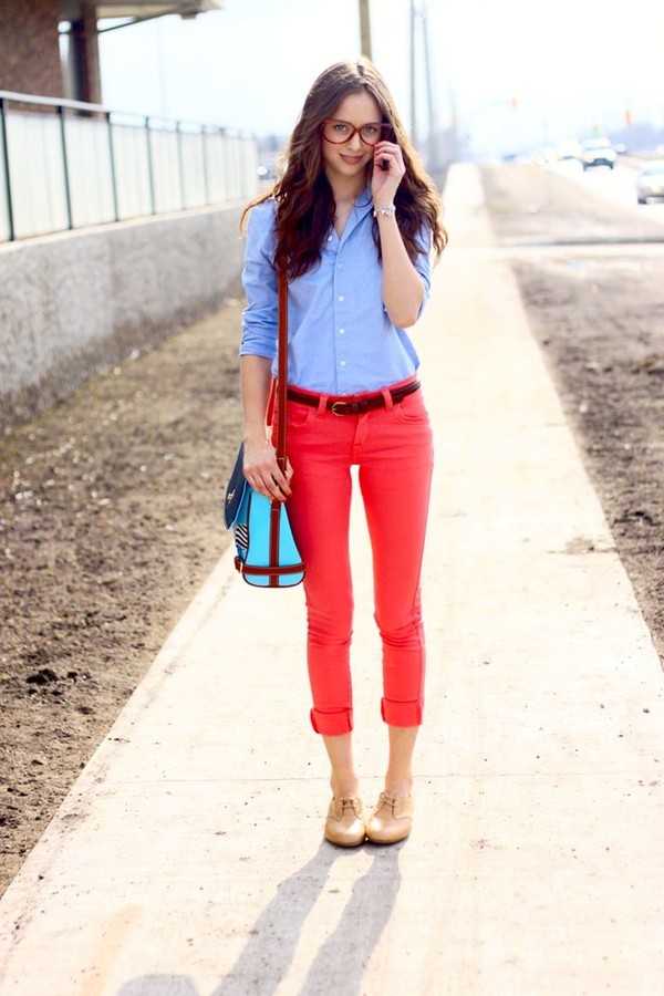 Красный ремень женский с джинсами