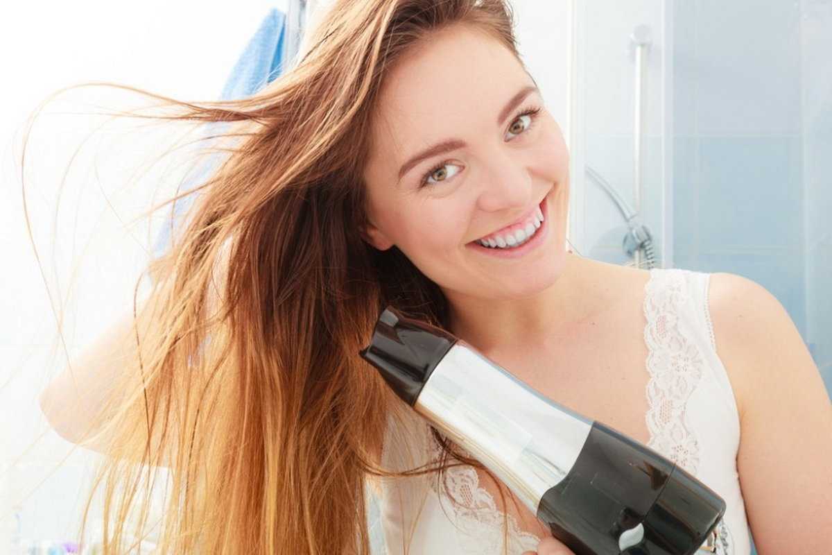 Как быстро высушить волосы без фена и утюжка
