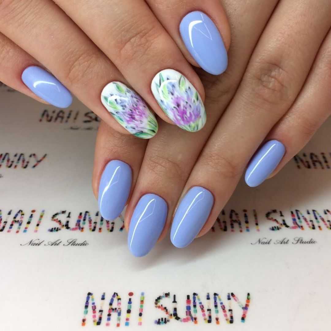 Ногти весенние голубые