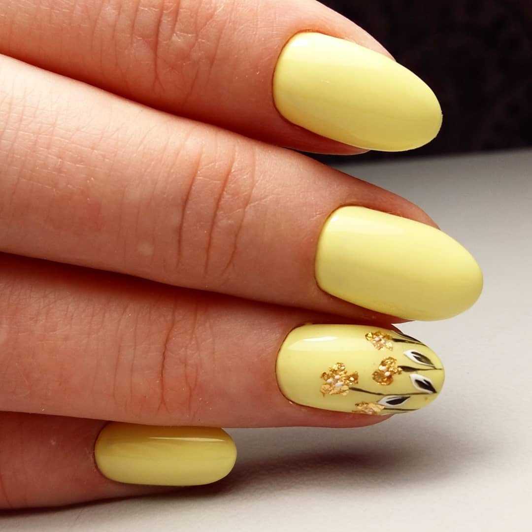 Желтый маникюр 2020-2021. свежие фото новинки красивого и модного дизайна ногтей | volosomanjaki.com