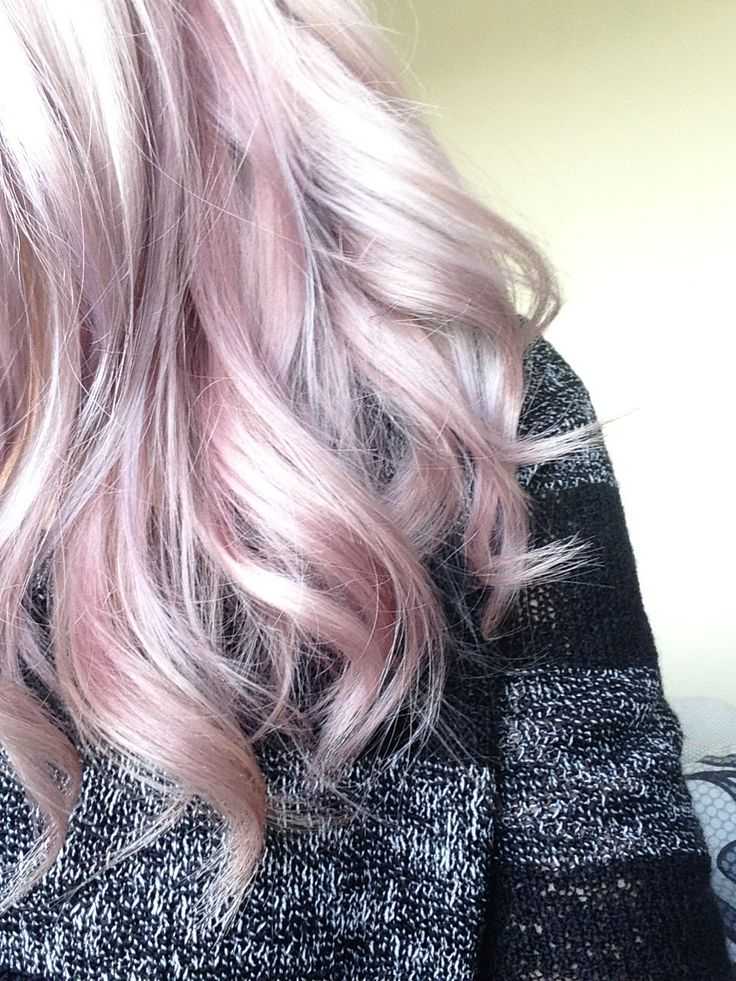 Розовые волосы: как добиться желаемого цвета?