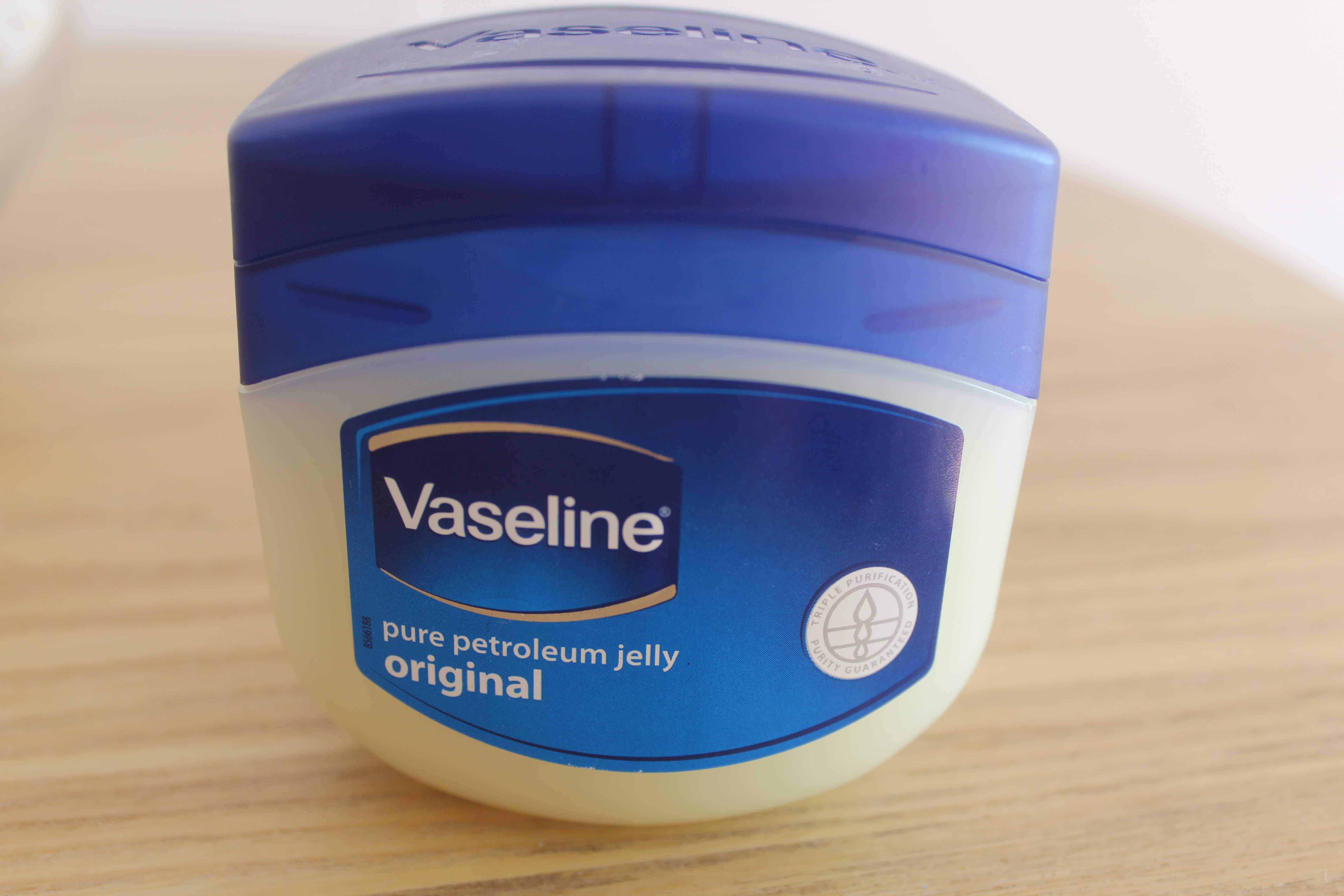Неожиданное применение вазелина: 10 советов, зачем нужен вазелин