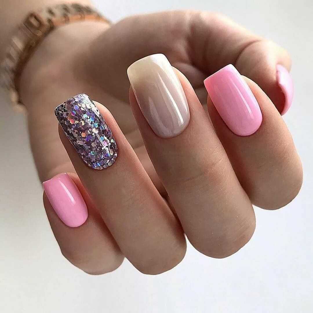 Модные розовые ногти